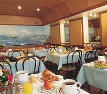 Mayflower Otel 3*