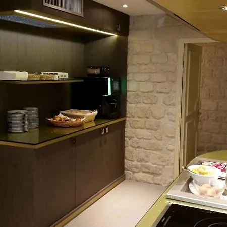 Mayflower Otel 3*